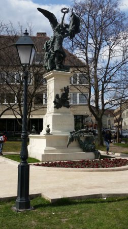 Budapest, I. ker. Honvéd szobor